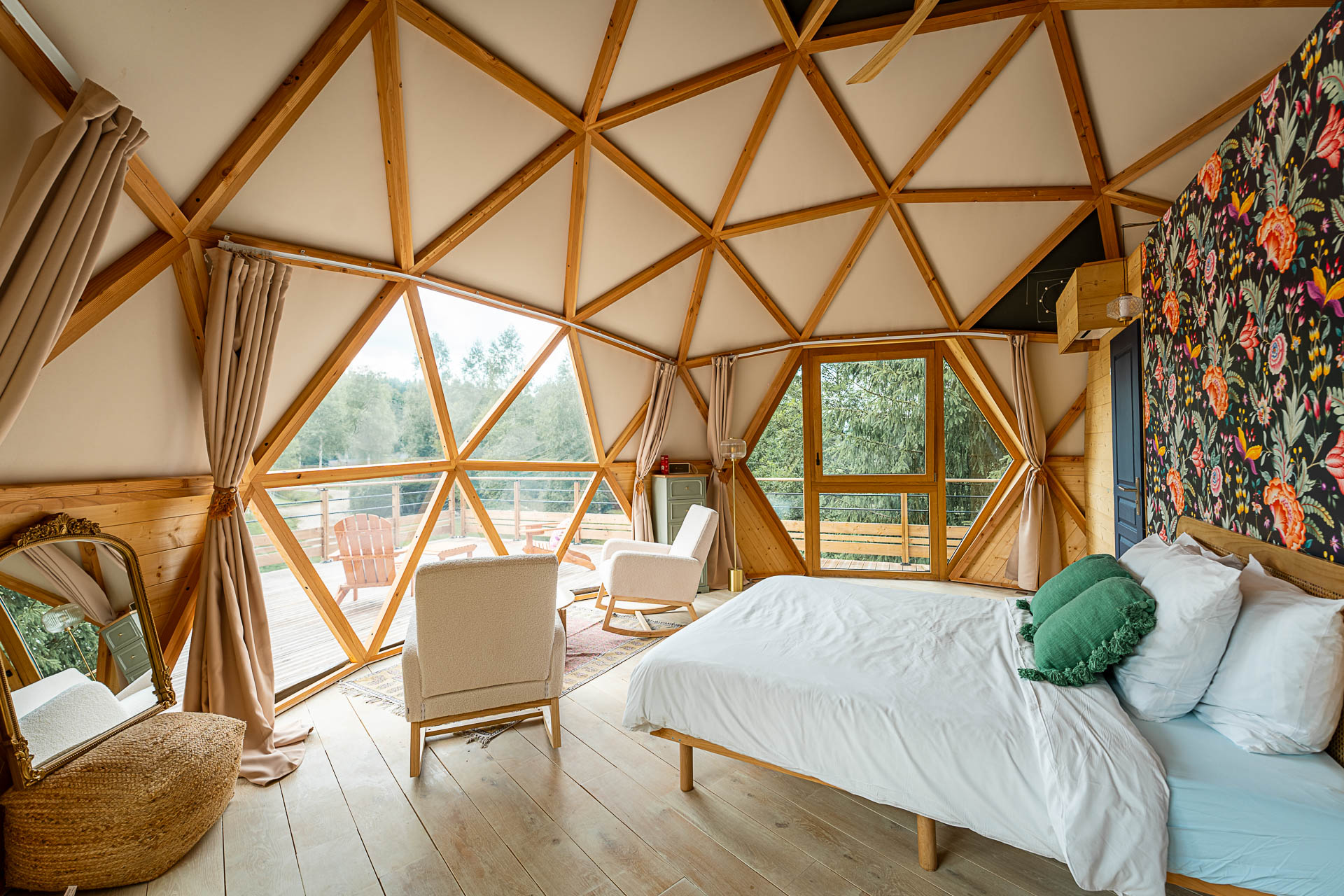 Dome Sweet Dome chalet avec jacuzzi privatif dans les Vosges proche de Grardmer et de l'Alsace